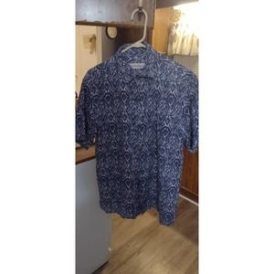 Tommy Bahama Blue button down short sleeve shirte medium